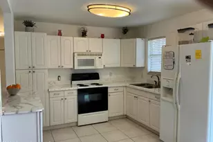 872 Autumn St SE, Palm Bay, FL 32909 - Photo 4