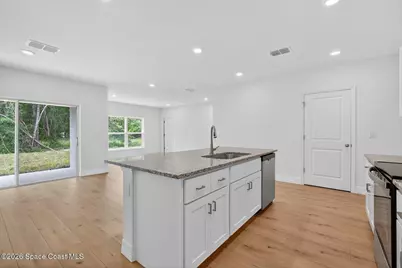 70 Wellwater Drive, Palm Coast, FL 32164 - Photo 8