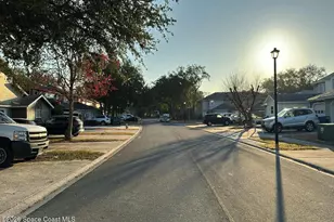 12054 Cobblewood Ln N, Jacksonville, FL 32225 - Photo 4