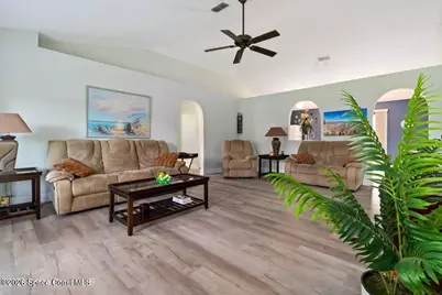 308 Tamarind Circle NW, Palm Bay, FL 32907 - Photo 4