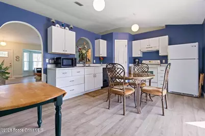 308 Tamarind Circle NW, Palm Bay, FL 32907 - Photo 8