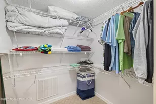 319 N Grove Isle Cir, Vero Beach, FL 32962 - Photo 16