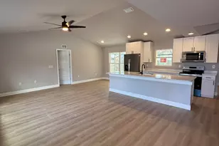 2255 Plantation Dr, Melbourne, FL 32935 - Photo 2