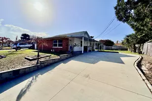 549 Poinciana Dr, Melbourne, FL 32935 - Photo 4