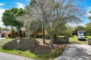 1110 Glendale Ave NW, Palm Bay, FL 32907 - Photo 4