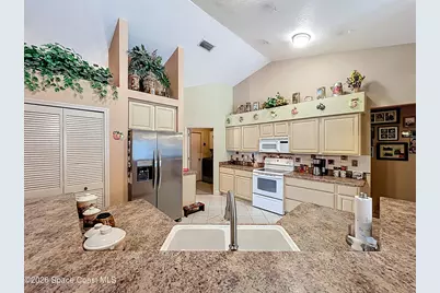 1110 Glendale Avenue NW, Palm Bay, FL 32907 - Photo 24