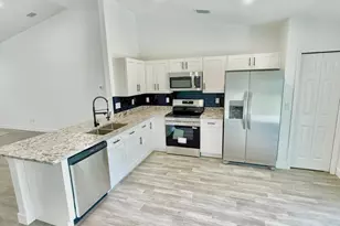 640 Roth Ct SE, Palm Bay, FL 32909 - Photo 2