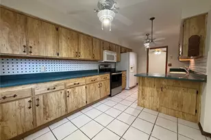 9045 York Ln, Melbourne, FL 32904 - Photo 12