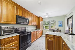 9002 Manchester Ln, Melbourne, FL 32904 - Photo 12
