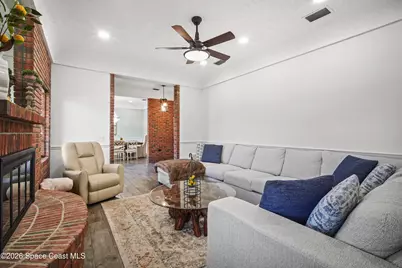 572 Lake Ashley Circle, Melbourne, FL 32904 - Photo 12