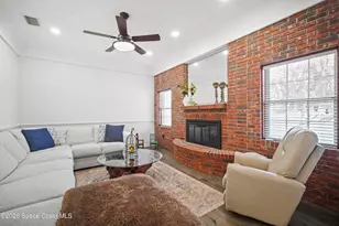 572 Lake Ashley Cir, Melbourne, FL 32904 - Photo 10