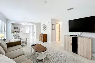 1055 Luminary Cir, Melbourne, FL 32901 - Photo 10