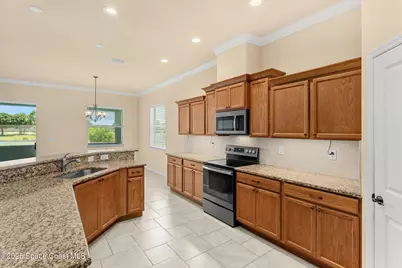 3720 Alamanda Key Drive, Melbourne, FL 32901 - Photo 10