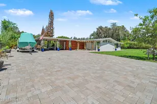 2207 Poinsettia Dr, Deland, FL 32724 - Photo 2
