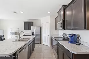 271 Guinevere Dr SW, Palm Bay, FL 32908 - Photo 18