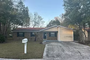 7453 Jade Dr N, Jacksonville, FL 32210 - Photo 1