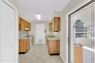 2184 Sandalwood Dr, Melbourne, FL 32935 - Photo 6