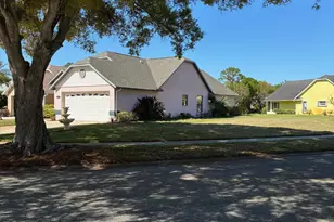 2303 Early Dawn Cir, Melbourne, FL 32935 - Photo 4