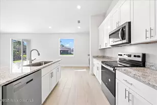 371 Bryn Mawr Ave NE, Palm Bay, FL 32907 - Photo 6