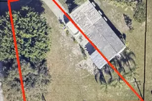 463 E Egret Cir, Barefoot Bay, FL 32976 - Photo 1