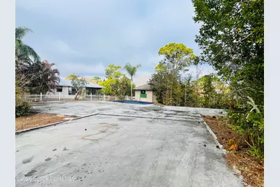 702 Lake Drive, Sebastian, FL 32958 - Photo 8