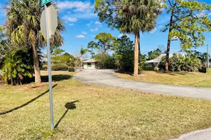 702 Lake Dr, Sebastian, FL 32958 - Photo 1