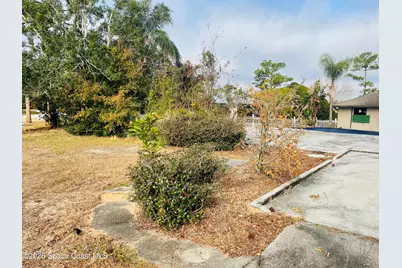 702 Lake Drive, Sebastian, FL 32958 - Photo 6