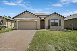 927 Remington Green Dr SE, Palm Bay, FL 32909 - Photo 2