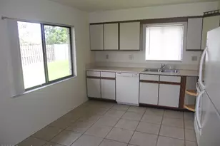 2106 Foxwood Dr, Melbourne, FL 32935 - Photo 14