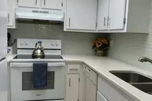 200 St Lucie Ln, Cocoa Beach, FL 32931 - Photo 2