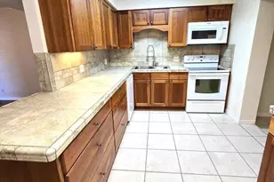 9852 Honeysuckle Dr, Sebastian, FL 32976 - Photo 4