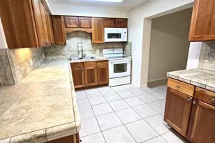 9852 Honeysuckle Dr, Sebastian, FL 32976 - Photo 8