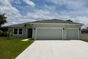 420 Di Lido St NE, Palm Bay, FL 32907 - Photo 2