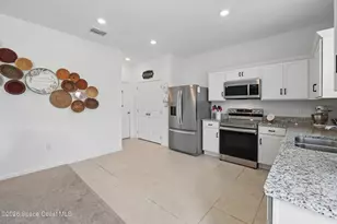 2024 Hemingway Cir, Groveland, FL 34736 - Photo 4