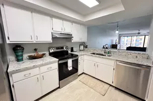 8494 Ridgewood Ave, Cape Canaveral, FL 32920 - Photo 6