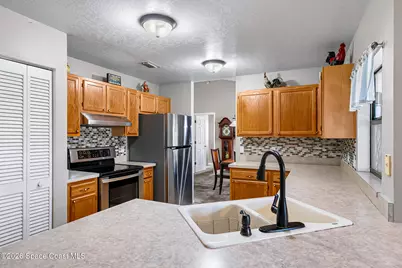 211 Seahorse Circle SE, Melbourne Beach, FL 32951 - Photo 16