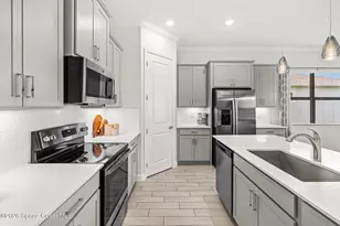 8904 Alister Dr, Melbourne, FL 32940 - Photo 6