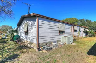 1352 Barefoot Cir, Barefoot Bay, FL 32976 - Photo 10