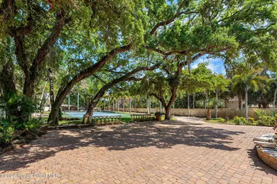 1000 N Riverside Drive, Indialantic, FL 32903 - Photo 14