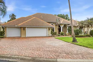 786 Florencia Cir, Titusville, FL 32780 - Photo 2