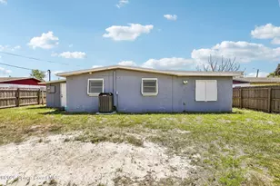 3040 Juanita Cir, Melbourne, FL 32901 - Photo 4