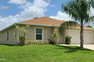 883 Fairhaven St NE, Palm Bay, FL 32907 - Photo 2