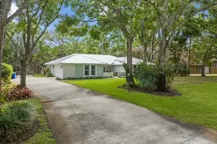 1240 40th Ave SW, Vero Beach, FL 32968 - Photo 2
