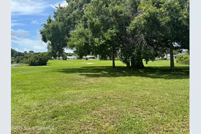 449 Del Monte Rd Road #A, Sebastian, FL 32958 - Photo 12
