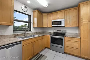 3209 S Lakeview Cir, Fort Pierce, FL 34949 - Photo 12