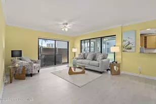 3209 S Lakeview Cir, Fort Pierce, FL 34949 - Photo 6
