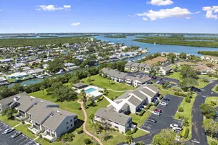 3209 S Lakeview Cir, Fort Pierce, FL 34949 - Photo 1