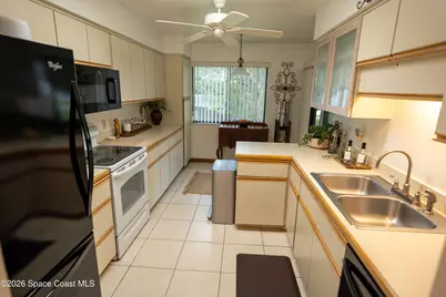 605 Saint Albans Court W #18h, West Melbourne, FL 32904 - Photo 10