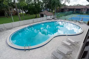 605 Saint Albans Ct W, West Melbourne, FL 32904 - Photo 4