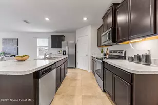 335 Calcutta Ave NW, Palm Bay, FL 32907 - Photo 6